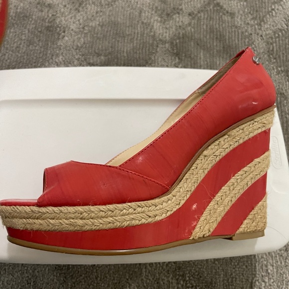 Calvin Klein Patent Peep Toe Wedges size 9.5 - Picture 4 of 4